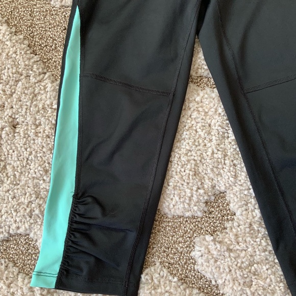 EXP Core Compression Workout Crop - Picture 2 of 4